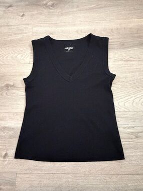 Old Navy Black V-Neck Sleeveless Tank Top